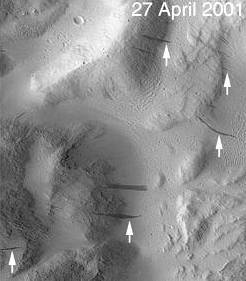 new streaks on Mars