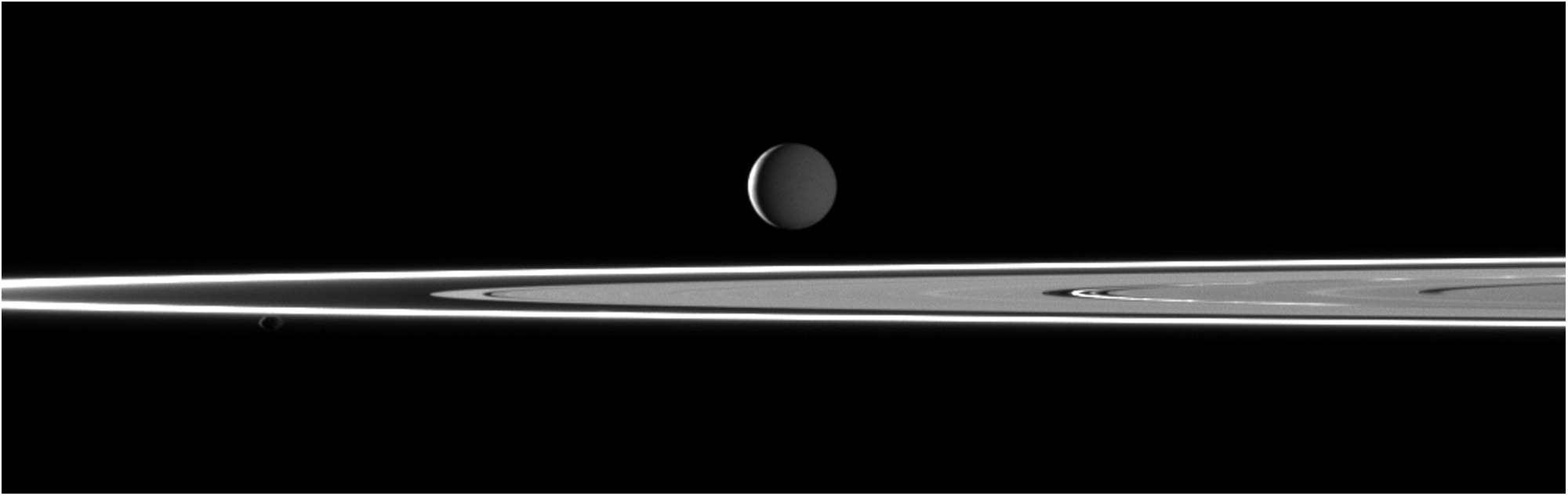 Enceldaus and Saturn's rings